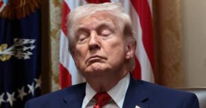 Što se stvarno događa s Trumpom? Neobično ponašanje noću zabrinulo stručnjake