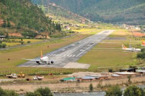 NA NAJOPASNIJI AERODROM NA SVIJETU MOGU SLETJETI SAMO 24 PILOTA KOJI IMAJU POSEBNU DOZVOLU